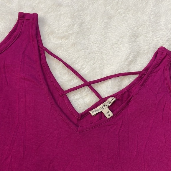 Express One Eleven Cold Shoulder Top‎ - Picture 2 of 5